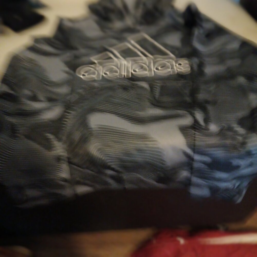 Boys  10_12 medium pullover